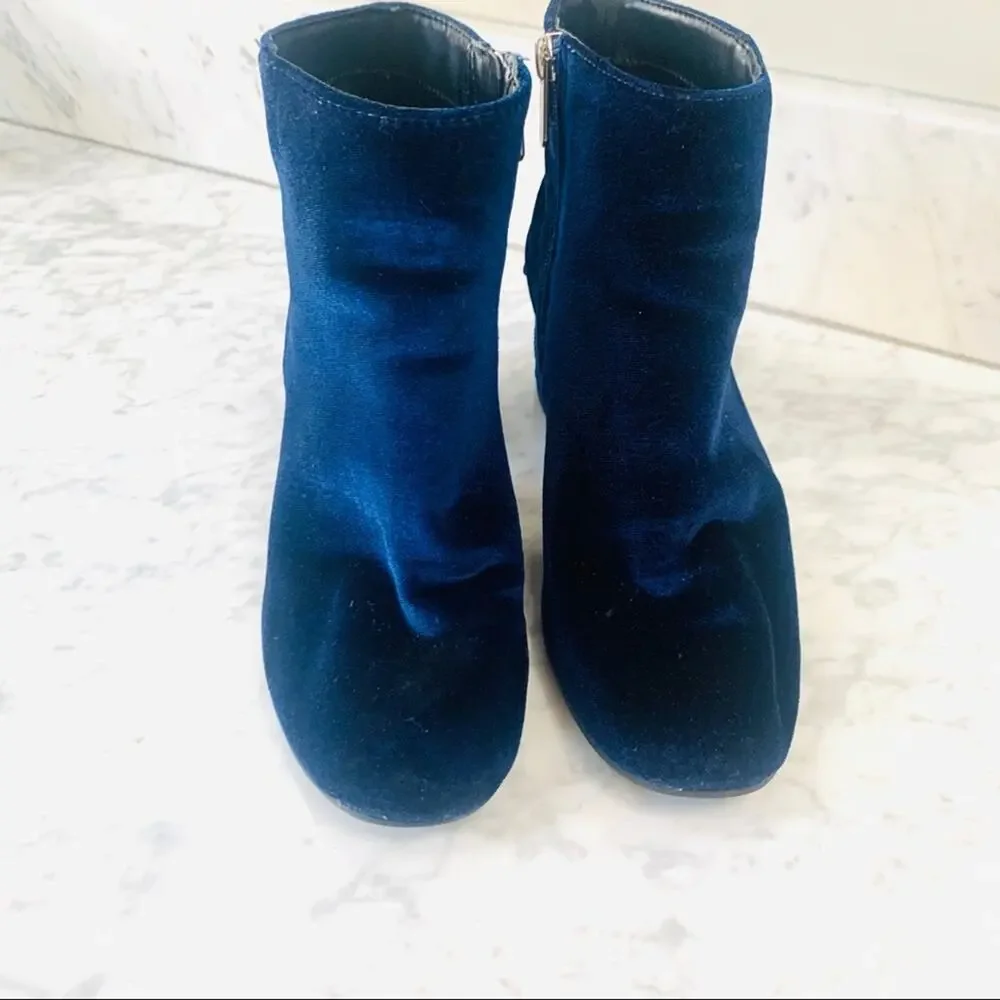 Libby Edelman womens Butterfly Blue Velour Heel Booties size 7